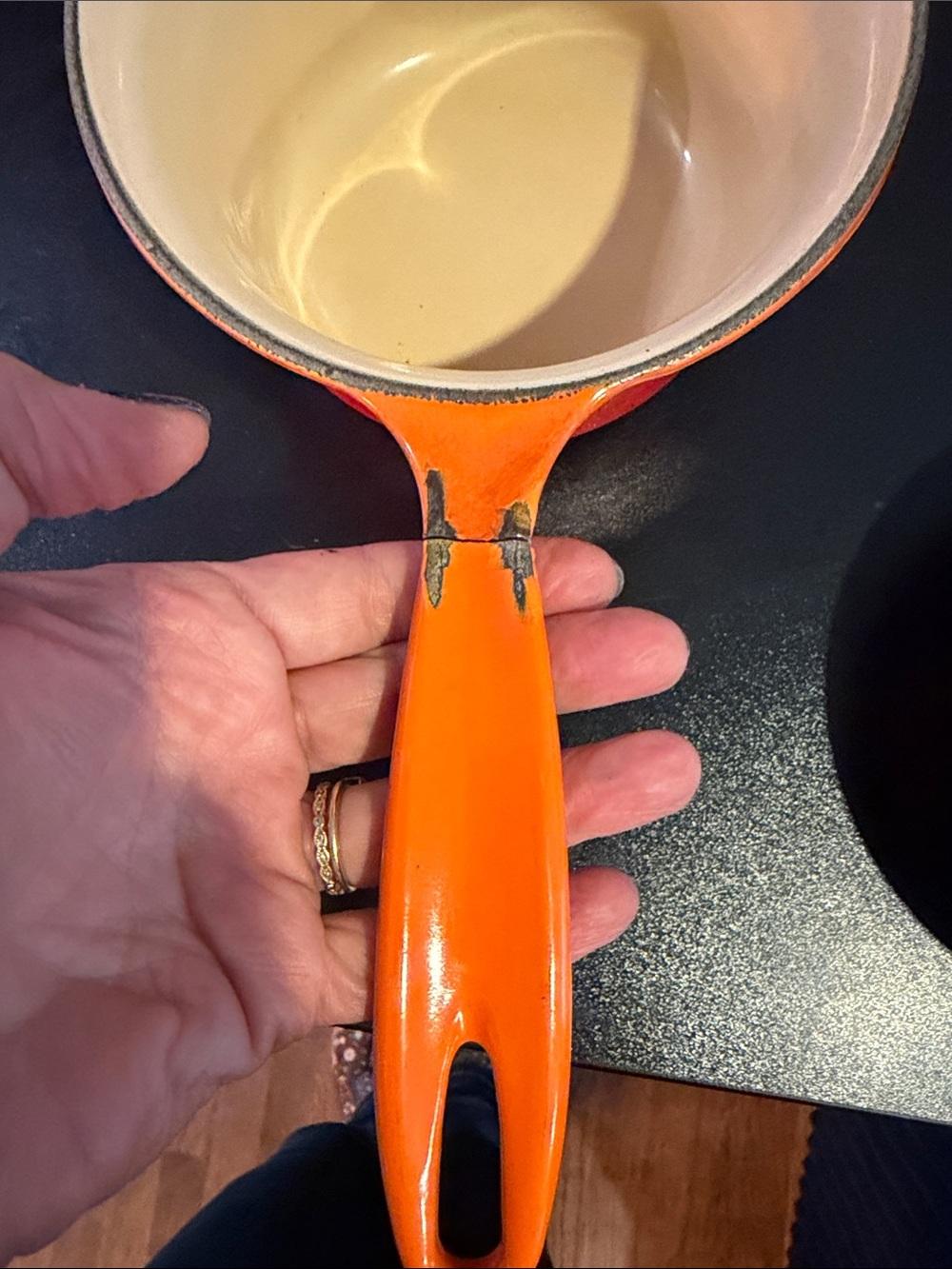 Le Creuset Flame Enameled Cast Iron saucepan with Lid - Picture 7 of 7